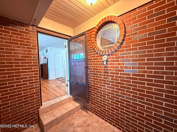 5th image of 1408 LAMANTO Avenue E