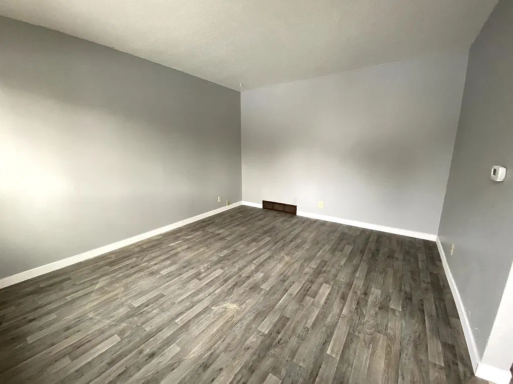 811 West 3rd Street #2 - 1 — Photo 3