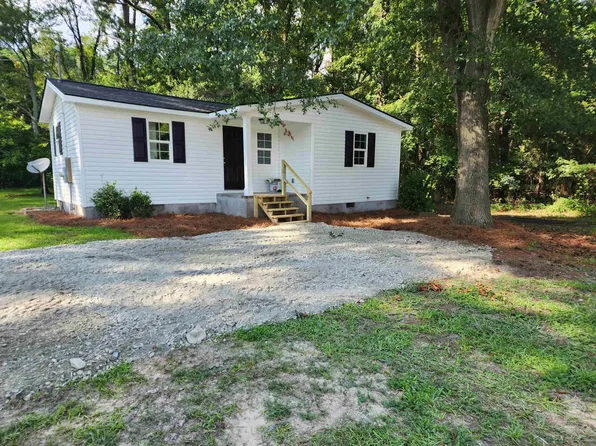 363 Neville St, Fayetteville, NC 28301