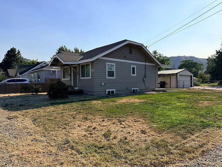 1006 Cascade St — Photo 1