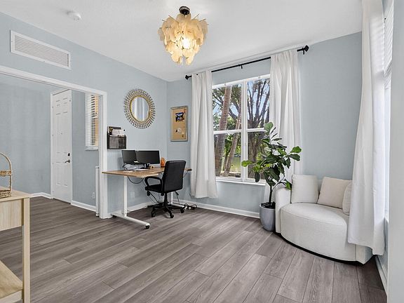 4th image of 2899 S GREENLEAF Circle