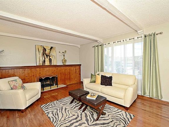 3rd image of 4896 Drywood St