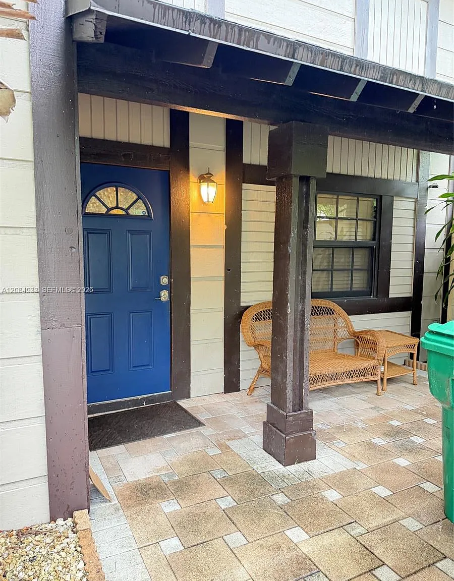 Briar Bay Townhouse Estat — Photo 1