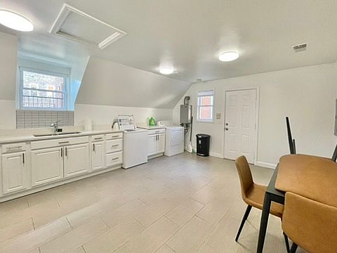 3rd image of 1341 N Ashland Ave APT 2R