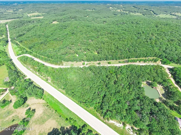 1421 Cave Hill Rd, Hermann, MO 65041