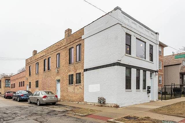 1st image of 1758 W Wellington Ave