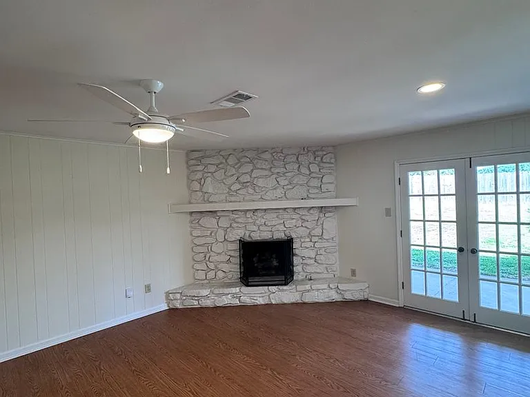 1115 Briar Creek Rd — Photo 28