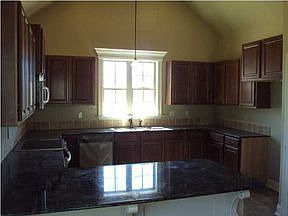 3rd image of 104 Forest Creek Dr