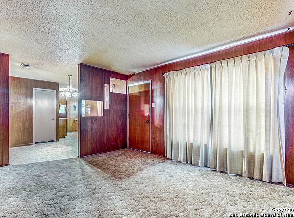 4th image of 1806 Montview