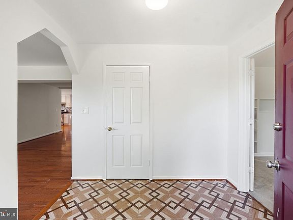3rd image of 10617 Gatewood Ave