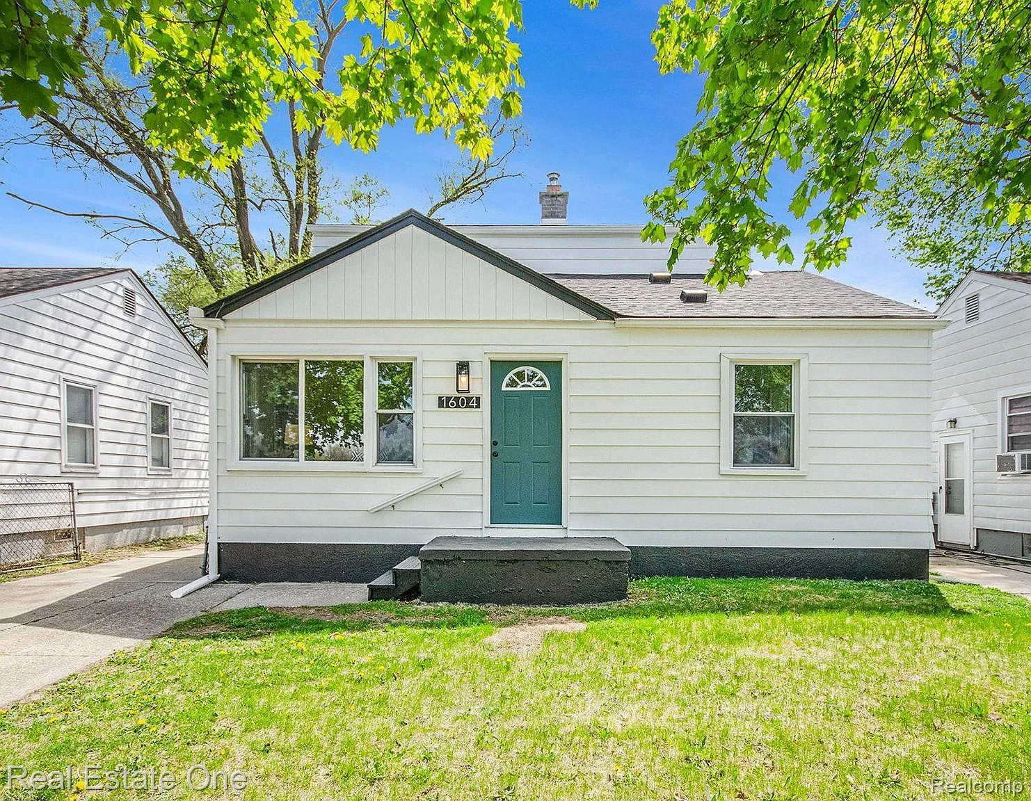 1604 E Hayes Ave photo 1