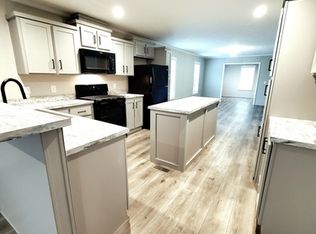 9372 Genoa Ct, Fair Haven, MI 48023