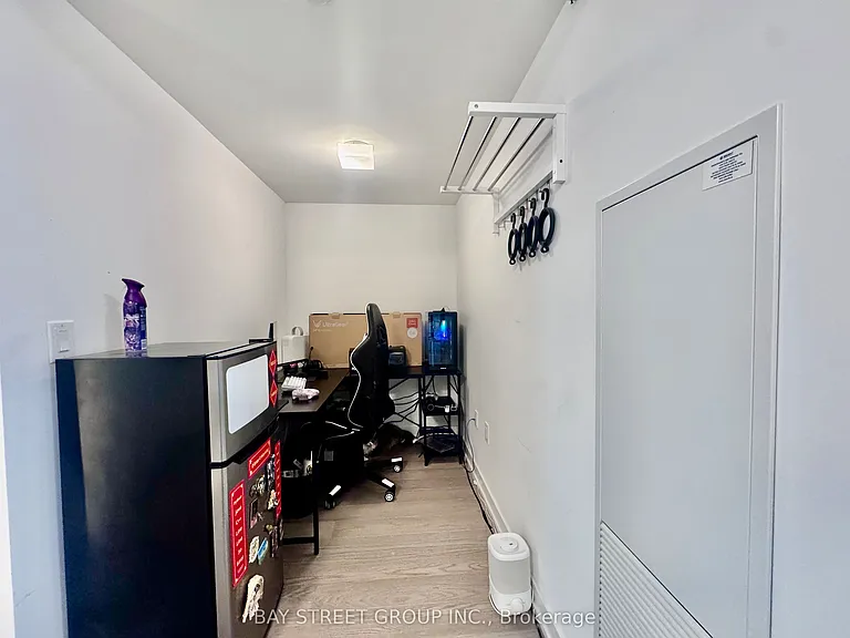 11 Wellesley St W #2103 — Photo 16