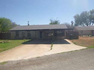 2820 County Road 1129, Pearsall, TX 78061