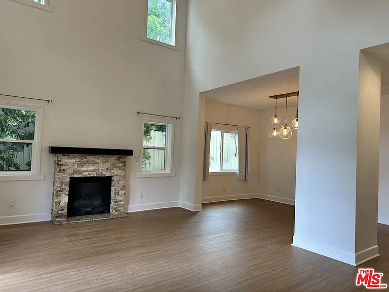 3528 Mesquite St — Photo 3