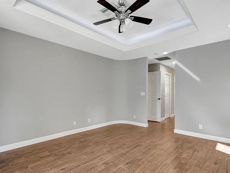 1097 Egret Cir N — Photo 22