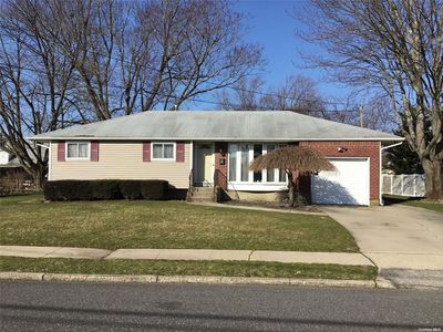 204 Osceola Avenue, Deer Park, NY, 11729