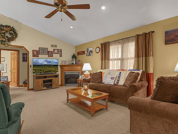 5th image of 365 Golfview Dr