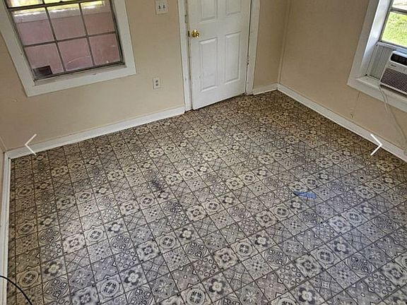 5th image of 833 Florence Ave N