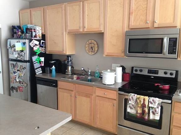 3rd image of 191 Vine St APT 205