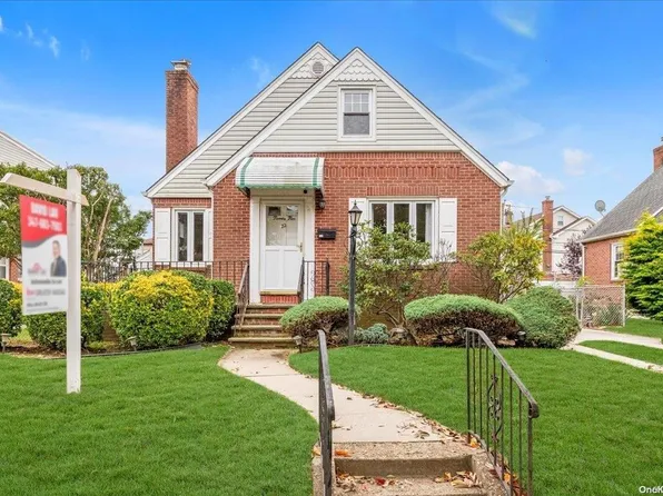 22 Evergreen Lane, New Hyde Park, NY 11040