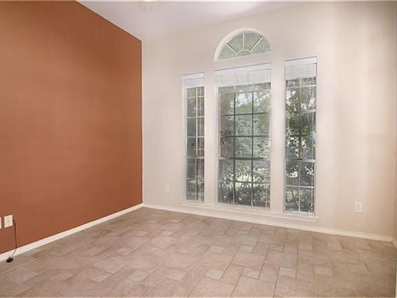 5th image of 22702 Shannon Falls Ct