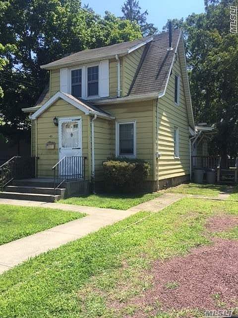 2nd image of 42 Peacock Ln