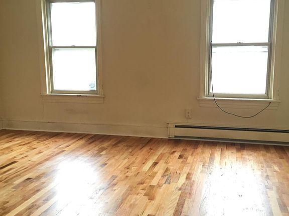 3rd image of 1907 N Lincoln St APT 1