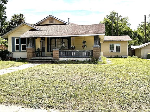 2nd image of 1026 Saint Paul St