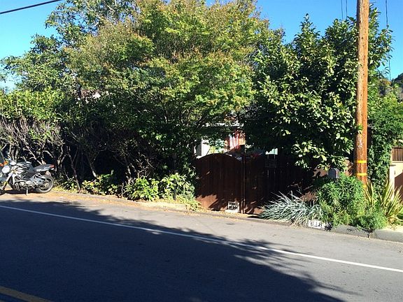 5th image of 416 Marin Ave
