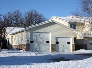 775 Royal Oaks Dr N, Fargo, ND 58102