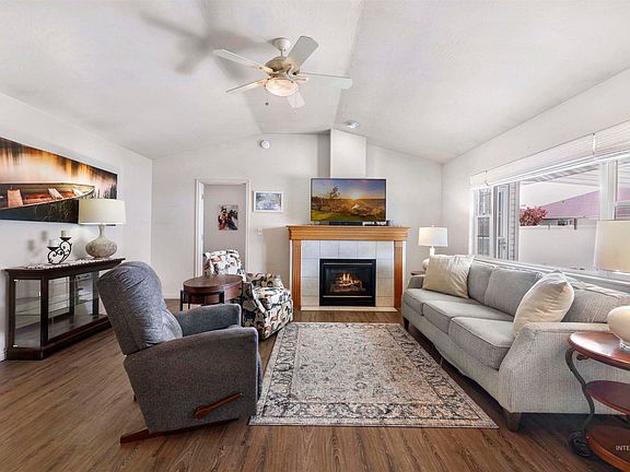 5th image of 2562 Carriage Way