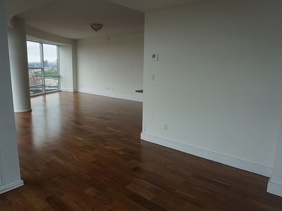 2nd image of 3620 Oxford Ave APT 8C