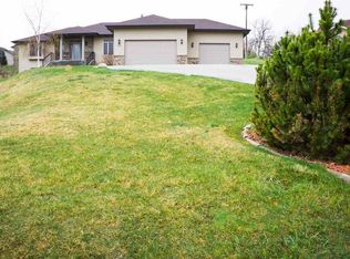 2944 Evergreen Dr, Rapid City, SD 57702