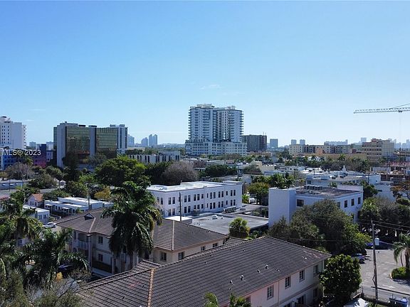 4th image of 2025 Taylor St #2025