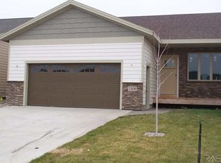 7406 Audie Ave, Sioux Falls, SD 57108