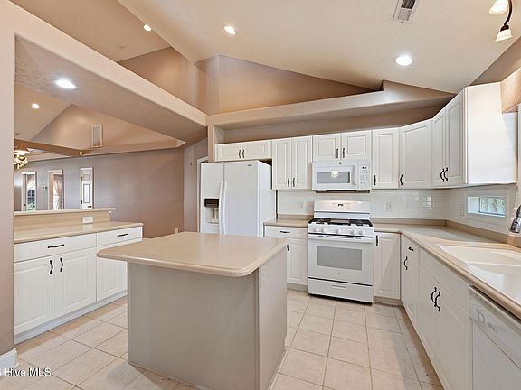 5th image of 103 Valais Court