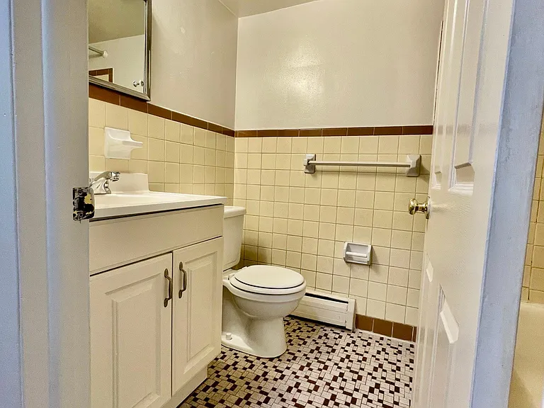 413 Maple St — Photo 8
