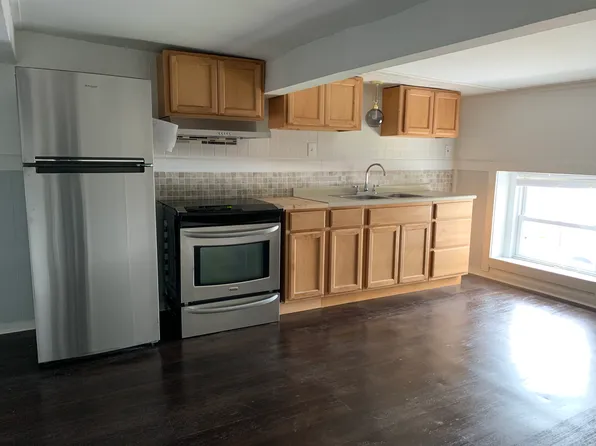 1306 East St APT 4, Pittsfield, MA 01201