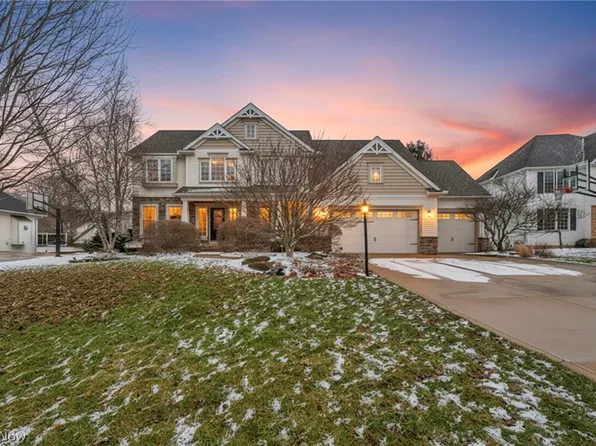 5551 Brook Run Dr, Medina, OH 44256