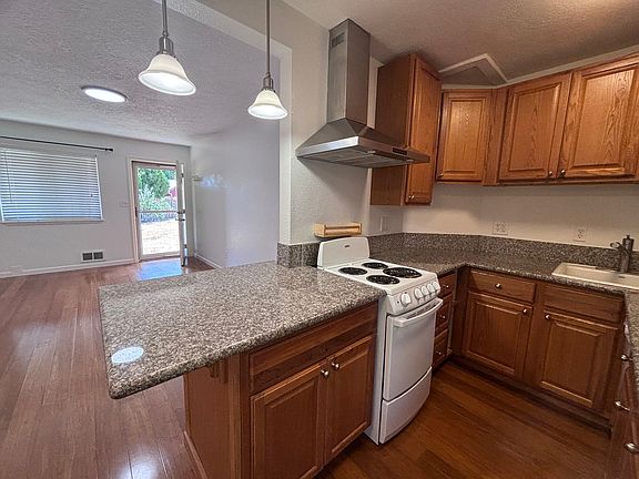4th image of 9310 SE Sherrianne Ct #1