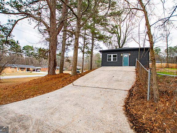 3rd image of 757 N Burnt Hickory Rd