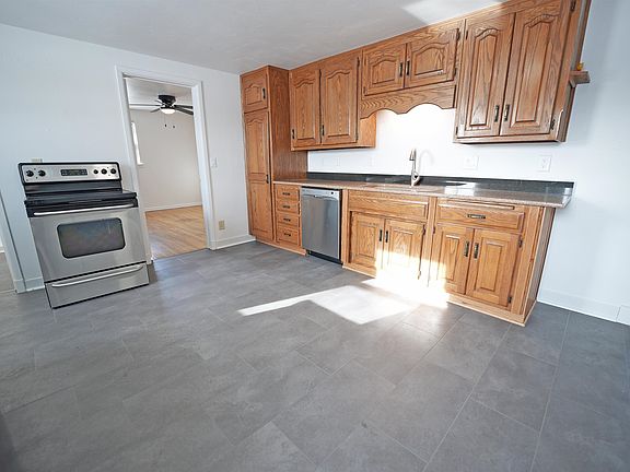 5th image of 1141 Guns Rd