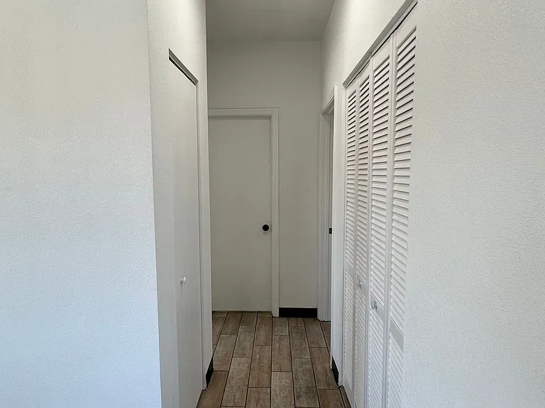 578 S 1st Ave — Photo 11