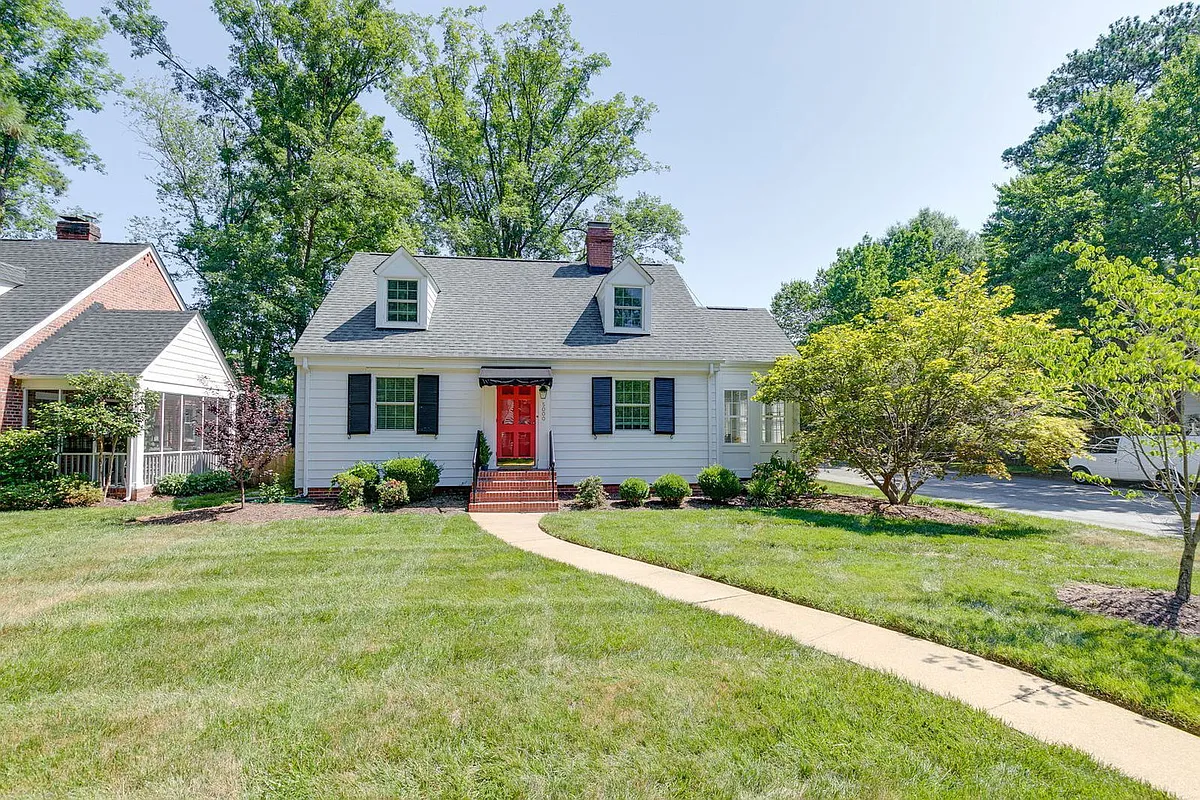 Building Photo - 5000 Bromley Ln