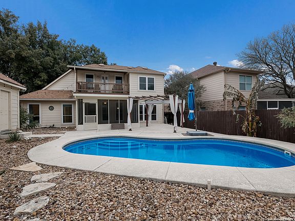 4th image of 2568 Cove Trail