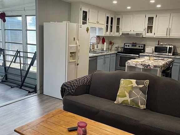 4th image of 7001-142D Avenue 86