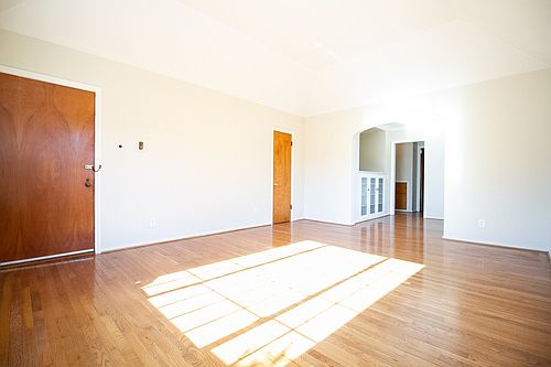 5th image of 2204 Kenwood Blvd APT 3