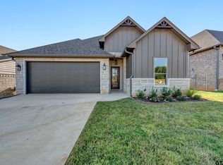 9228 Villas Ct, Tyler, TX 75703