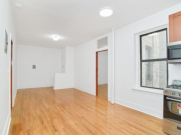 3rd image of 562 W 174th St APT 21